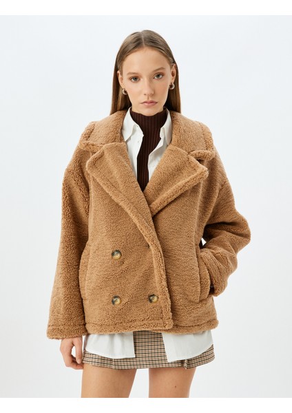Kruvaze Yaka Cepli Düğmeli Peluş Mont modelleri