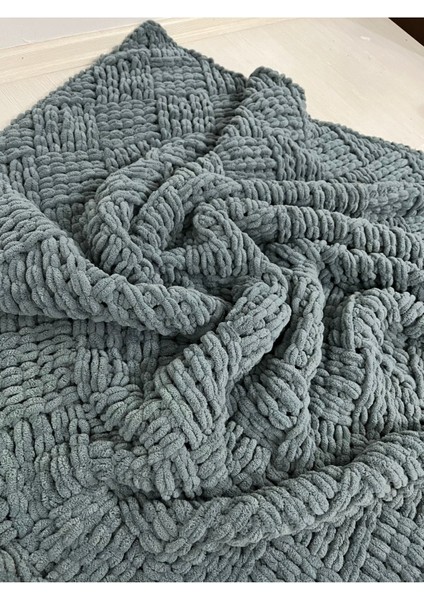 Yumuşak ve şık füme puffy TV battaniyesi, konfor ve tarzı bir arada sunar. modelleri