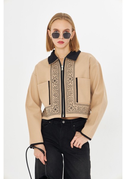 Önü Nakışlı Kısa Kaşe Gömlek