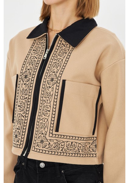 Önü Nakışlı Kısa Kaşe Gömlek fiyatları