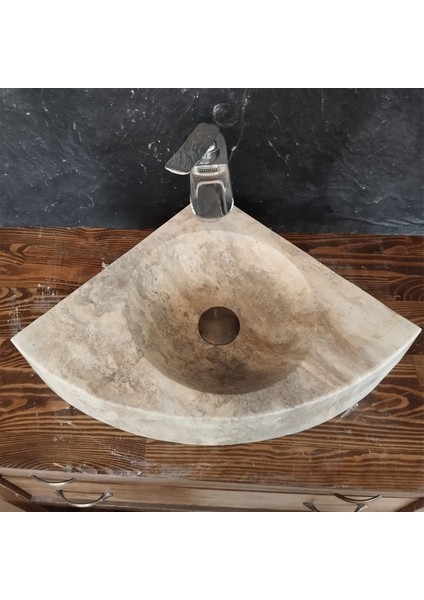 Traverten Üçgen Lavabo