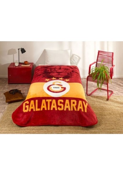 Kırmızı Tek Kişilik Aslan Battaniye, konfor ve şıklık sunar, dayanıklı polyester materyal