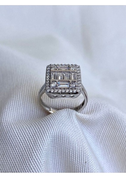 14 K White Gold Kaplama 925 Ayar Gümüş Baget Iri Kare Yüzük modelleri