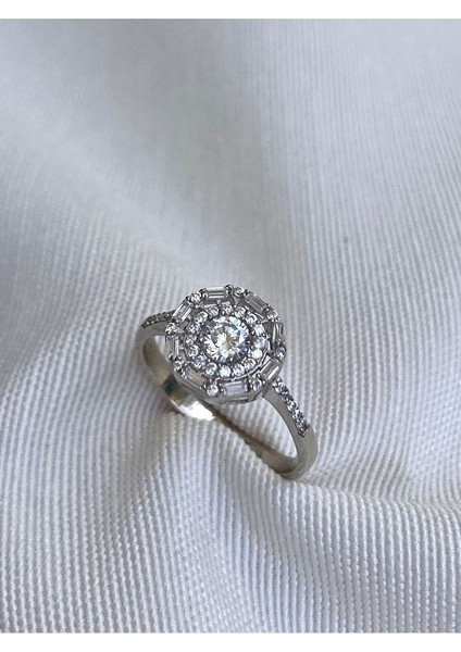 14 K White Gold Kaplama 925 Ayar Gümüş Baget Yuvarlak Zarif Yüzük