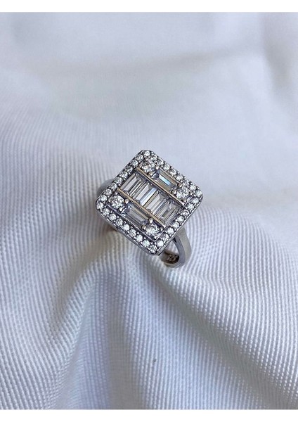 14 K White Gold Kaplama 925 Ayar Gümüş Baget Iri Kare Yüzük