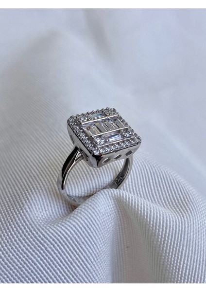 14 K White Gold Kaplama 925 Ayar Gümüş Baget Iri Kare Yüzük