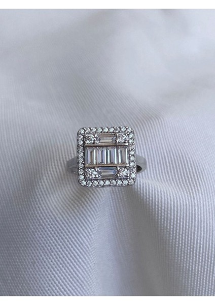 14 K White Gold Kaplama 925 Ayar Gümüş Baget Iri Kare Yüzük