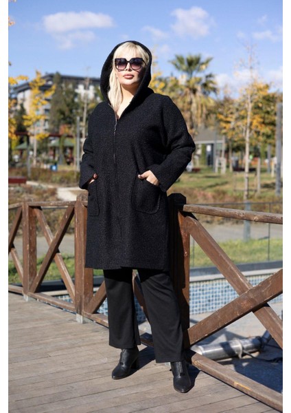 Kadın Büyük Beden Siyah Buklet Kumaş Kapüşonlu Astarsız Kaban 65N38451