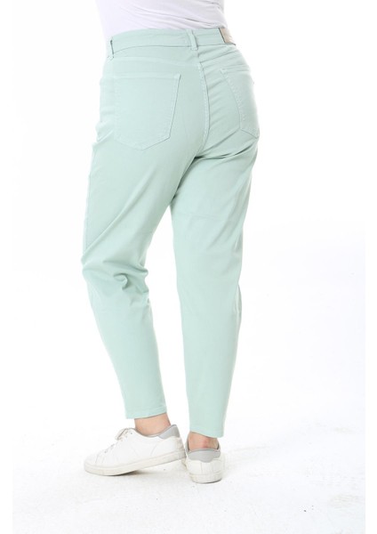 Kadın Büyük Beden Yeşil Gabardin Kumaş 5 Cepli Likralı Pantolon 65N38394 fırsatları