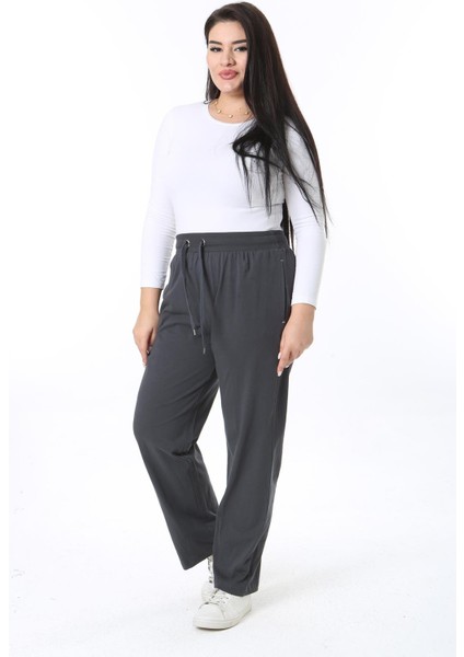 Kadın Büyük Beden Füme Pamuklu Kumaş Beli Kuşgözü Bağcık Detaylı Eşofman Alt 65N38470