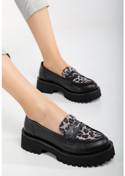 Kadın Siyah Cilt Leopar Detaylı Loafer Ayakkabı