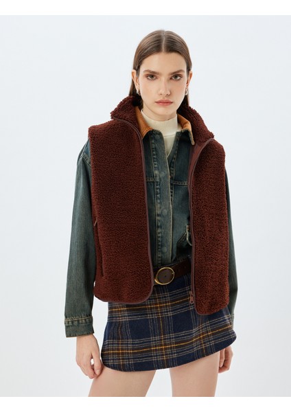 Peluş Yelek Kolsuz Fermuarlı Dik Yaka Cepli modelleri
