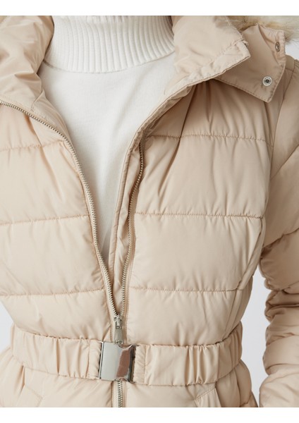 Kapitone Şişme Kaban Kapüşonlu Suni Kürk Yaka Kemerli indirimleri