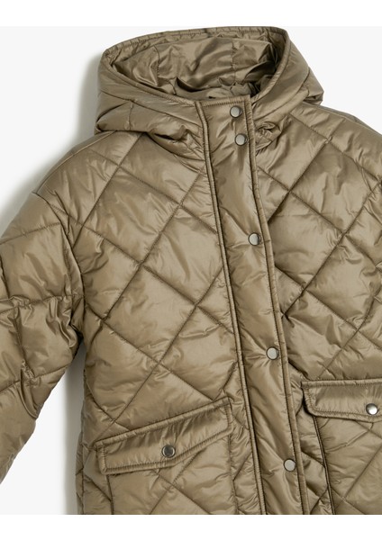 Oversize Şişme Mont Kapşonlu Çıtçıt Detaylı Kapitone