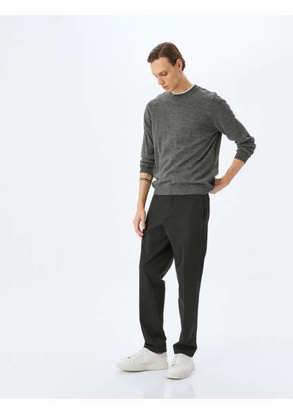 Straight Fit Viskon Karışımlı Cep Detaylı Düğmeli Kumaş Pantolon
