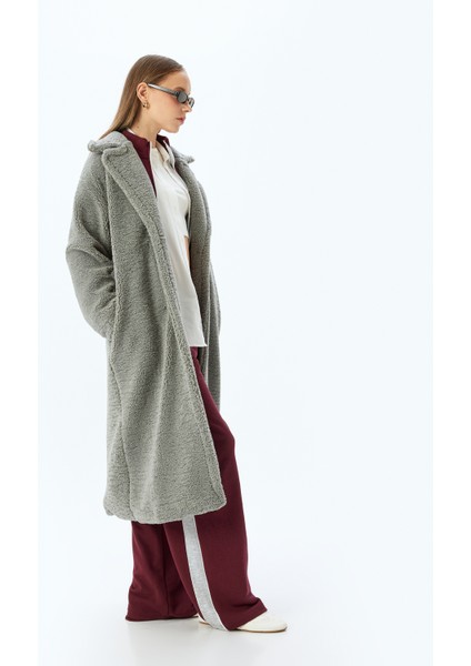 Düğmeli Astarlı Cep Detaylı Uzun Peluş Kaban fiyatları