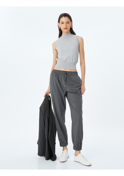 Beli Bağlamalı Cepli Jogger Pantolon