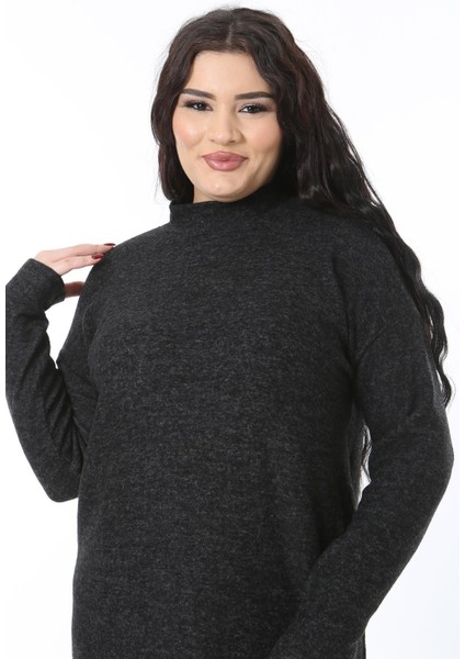 Kadın Büyük Beden Siyah Yumoş Kumaş Sıfır Yakalı Uzun Kollu Elbise 65N38591 fırsatları