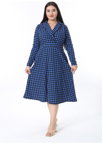 Kadın Büyük Beden Saks Kazayağı Desenli Anvelop Yakalı Elbise 65N38489