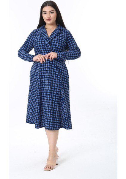 Kadın Büyük Beden Saks Kazayağı Desenli Anvelop Yakalı Elbise 65N38489