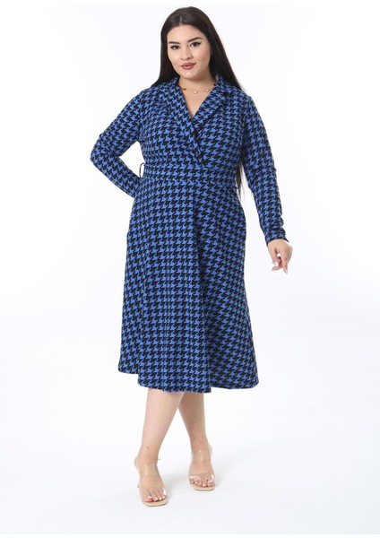 Kadın Büyük Beden Saks Kazayağı Desenli Anvelop Yakalı Elbise 65N38489