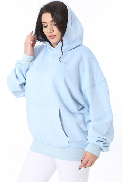Kadın Büyük Beden Bebe Mavisi 3 Iplik Içi Şardonlu Kanguru Cepli Kapşonlu Sweatshirt 65N38607