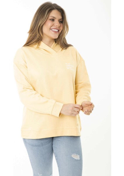 Kadın Büyük Beden Sarı Arka ve Göğüs Baskılı Iki Iplik Kapşonlu Sweatshirt 65N37164 fiyatları