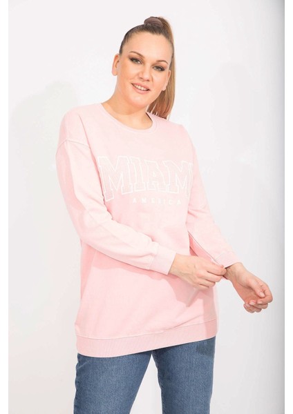 Kadın Pembe Pamuklu Kumaş Taş ve Baskı Detaylı Sweatshirt 65N35482