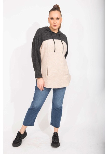 Kadın Gri Rahat Kesim Yumoş Kumaş Kapşonlu Cepli Sweatshirt 65N35488