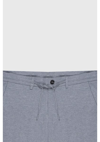 Slim Fit Dar Kesim Yan Cepli Gofre Desenli Şort fiyatları