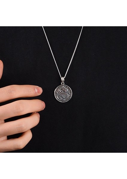 Gümüş Ejderha Madalyon Kolye 925 Ayar Gümüş Ejderha Figürlü Madalyon Erkek Kolye fırsatları