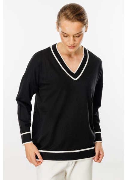 V Yaka Çizgili Siyah Kadın Bluz 20134-2K5 modelleri