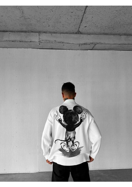 Erkek Oversize Mickey Mouse Kabartma Baskılı Kazak Beyaz fırsatları