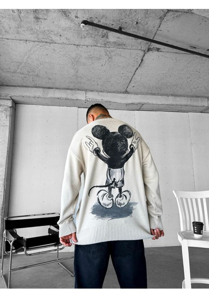 Erkek Oversize Mickey Mouse Kabartma Baskılı Kazak Bej