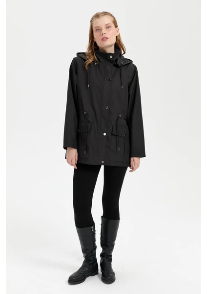 Kapüşonlu Kapaklı Cepli Siyah Kadın Trençkot 24416-2K5