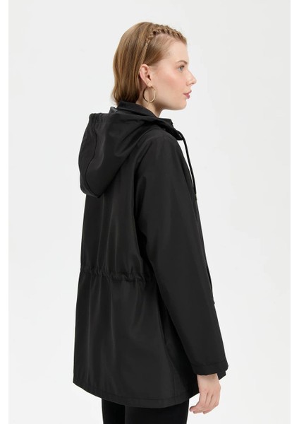 Kapüşonlu Kapaklı Cepli Siyah Kadın Trençkot 24416-2K5 indirimleri