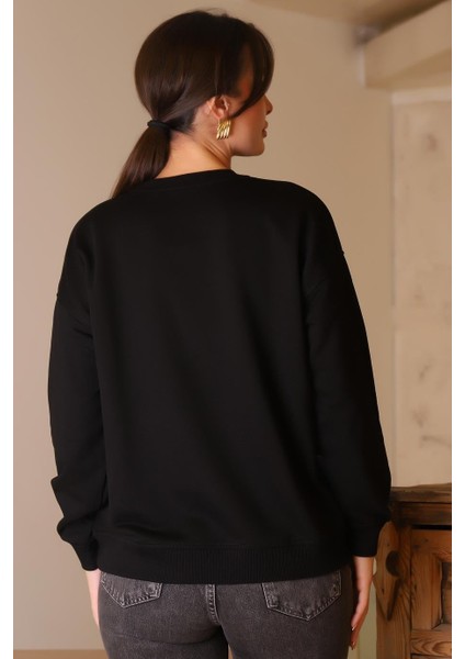 Taşlı Çiçek Desenli Siyah Kadın Sweatshirt 5500-2K5