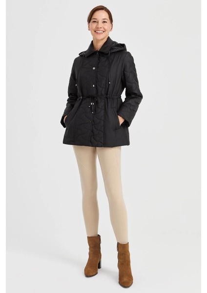 Kapüşonlu Beli Bağcıklı Siyah Kadın Mont 23401-2K5