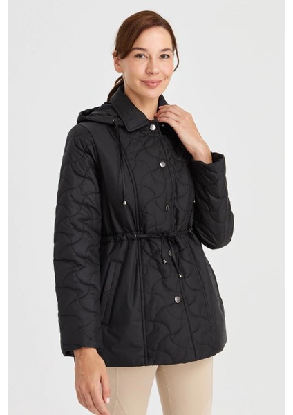 Kapüşonlu Beli Bağcıklı Siyah Kadın Mont 23401-2K5
