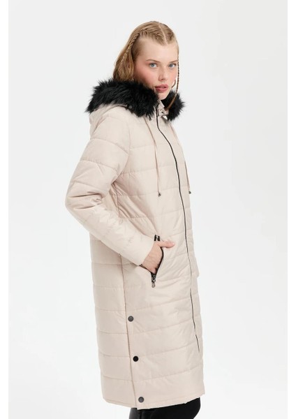 Kapüşonlu Kürklü Uzun Bej Kadın Mont 23404-2K5 modelleri