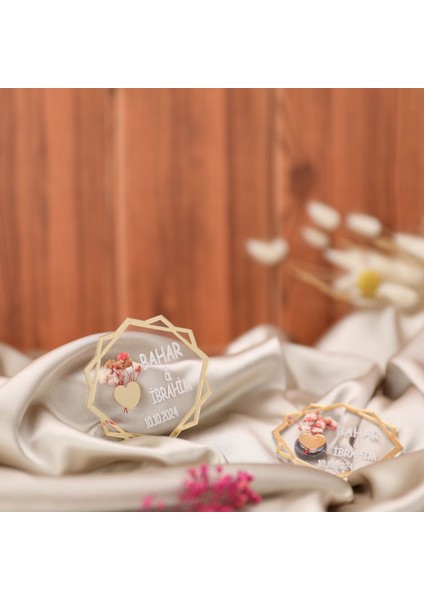 10’lu Kişiye Özel Akrilik Magnet Nikah Şekeri - Altın Detaylı Çiçekli Tasarım fiyatları