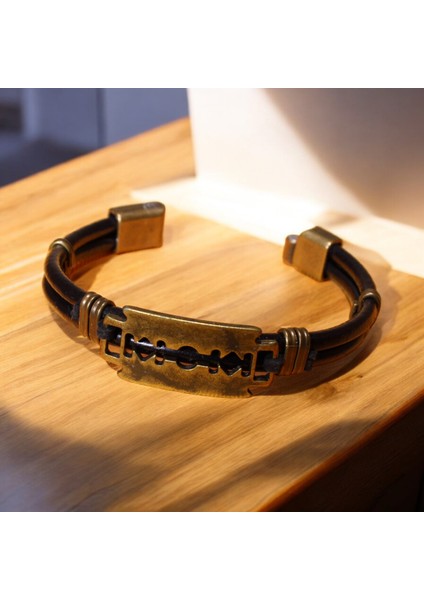 Siyah Deri Jilet Figürlü Bileklik Metal Mıknatıs Kapamalı 3 Beden