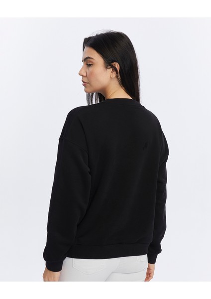 Kadife Ayıcıklar Desenli Siyah Yumuşak Dokulu Regular Fit Bisiklet Yaka Kadın Sweatshirt