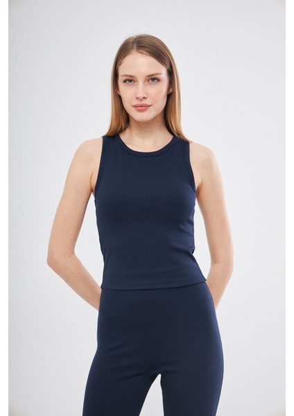 Kadın Dar Kesim Uzun Bisiklet Yaka Kolsuz Düz Fitilli Bluz/body