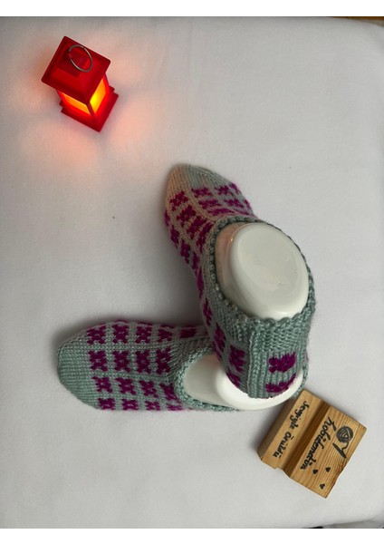 Geleneksel Motif Desenli Örgü Patik Çorap