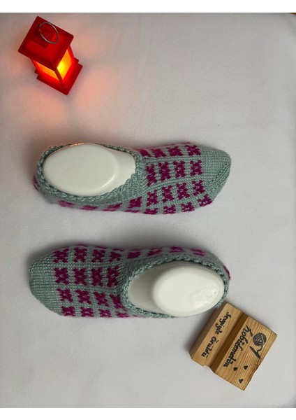 Geleneksel Motif Desenli Örgü Patik Çorap
