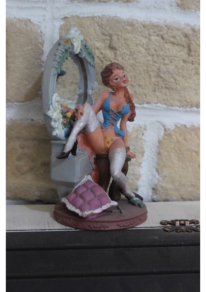 Aynalı Kadın Figürlü Biblo Dekoratif 19,5cm