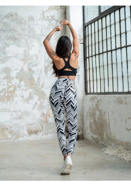 Siyah Beyaz Zikzak Çizgi Desenli Spor Tayt fiyatları