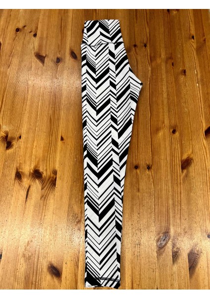 Siyah Beyaz Zikzak Çizgi Desenli Spor Tayt indirimleri