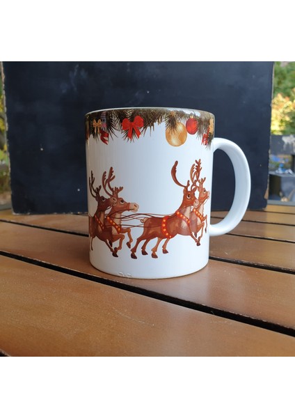 1Fark Özel Tasarım Yılbaşı Temalı Seramik Kupa Yılbaşı Dekorlu Toplar fiyatları